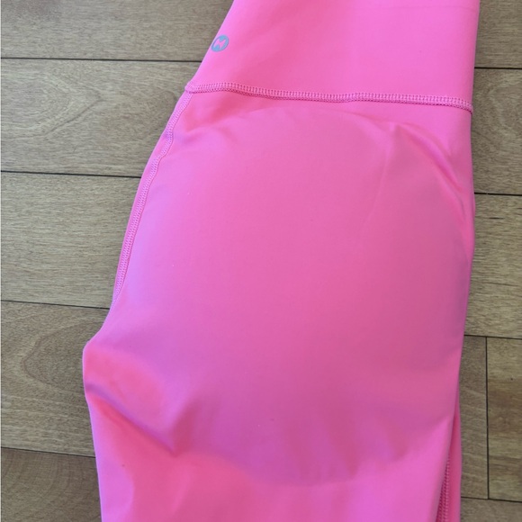 Set small Heyviva work out set. Has padding on the butt - Picture 4 of 7